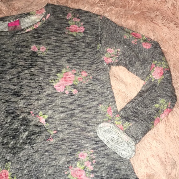 ⬇️ 2 Marked Listings for $25 - Lightweight Long Sleeve Mini Mouse Sweater - Picture 3 of 5